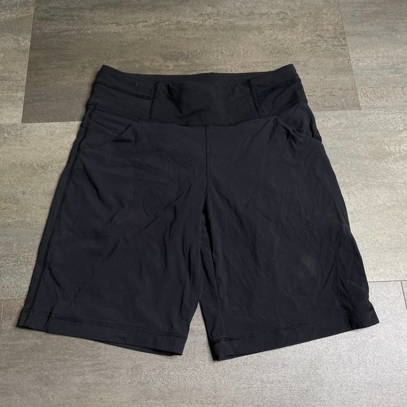 SOLD Lucy Do Everthing Shorts Small - Picture 2 of 3